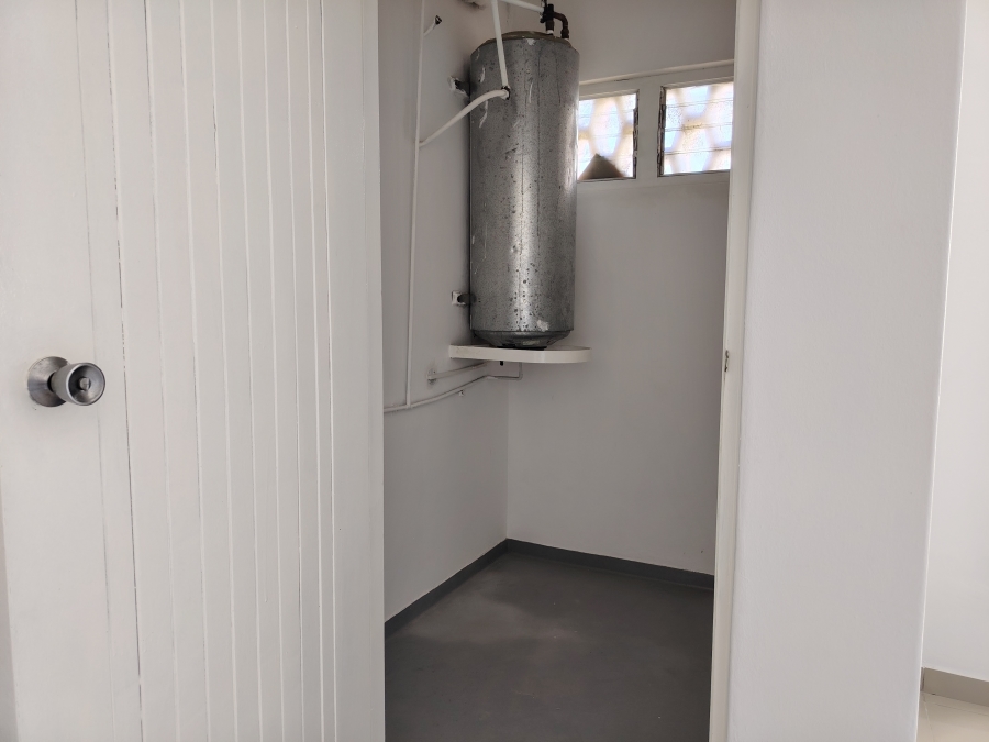 To Let 3 Bedroom Property for Rent in Strand Central Western Cape